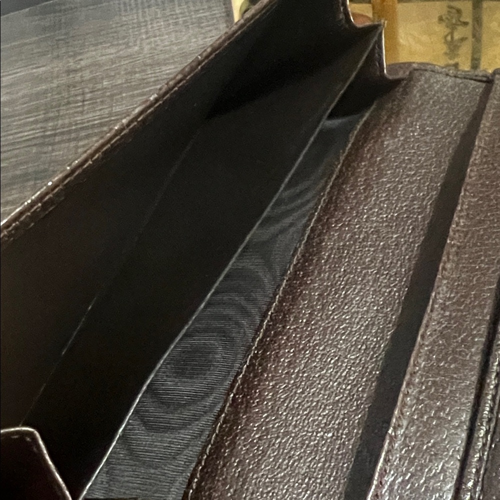 ⭐️Gucci Beige and Brown Monogram Wallet - Picture 10 of 14